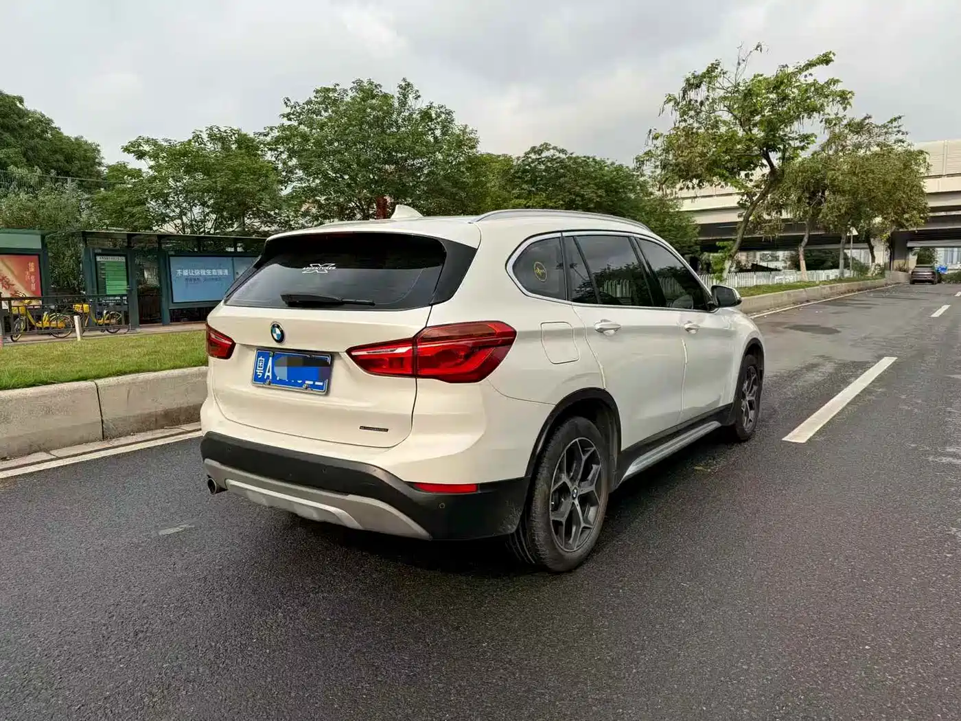 BMW X1 2019 sDrive18Li Premium Model фото 3