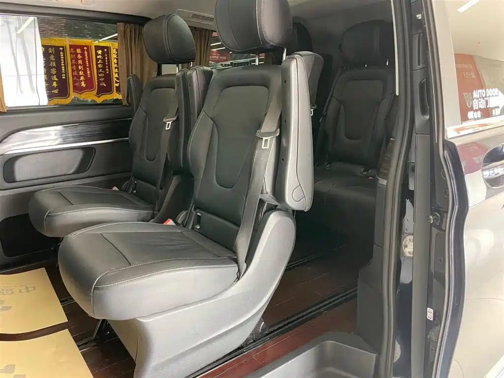 Mercedes-Benz V-Class 2017 Model V 260 Pilot Edition фото 13