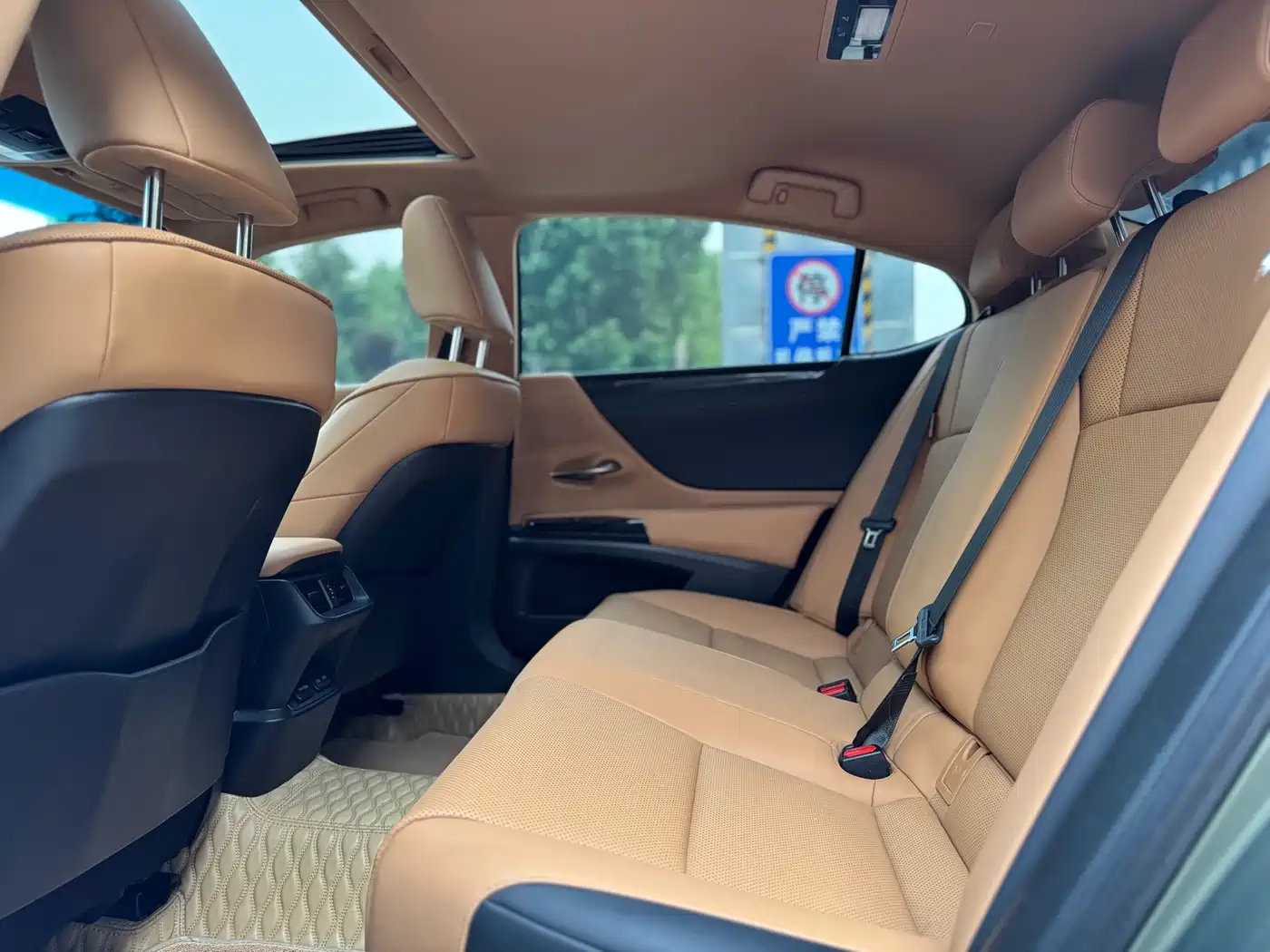 Lexus ES 2021 200 Excellence Edition фото 16