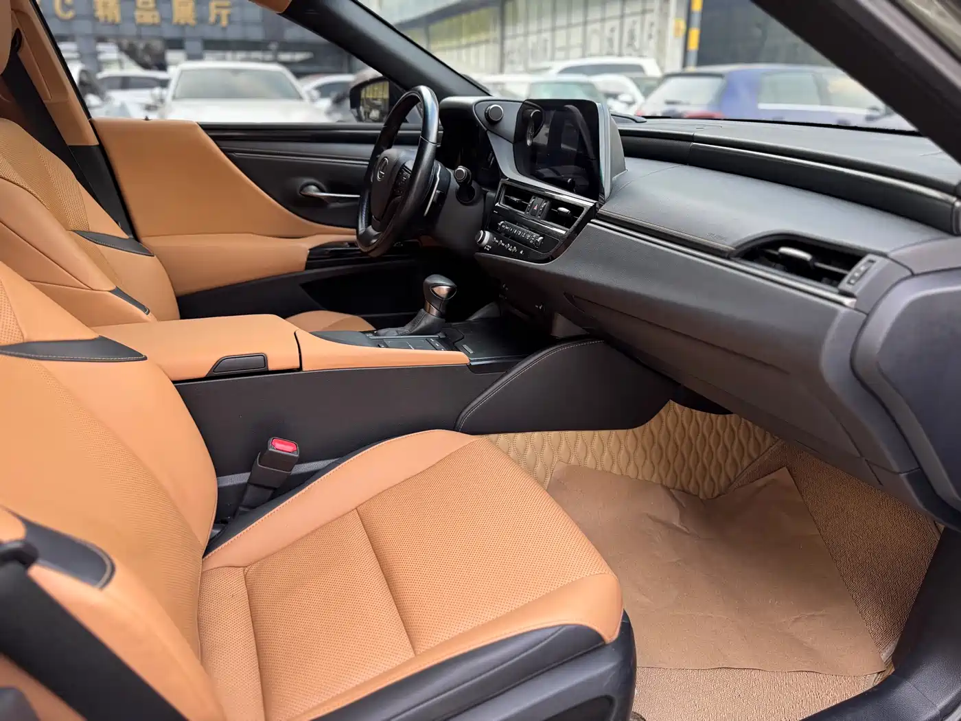 Lexus ES 2021 200 Excellence Edition фото 15