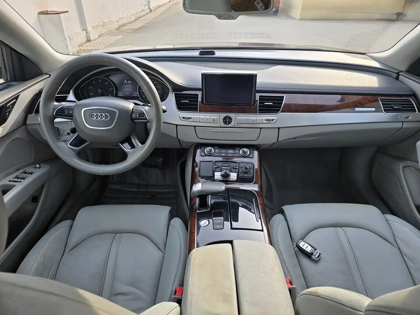 Audi A8 2013 A8L 45 TFSI quattro Comfort фото 9