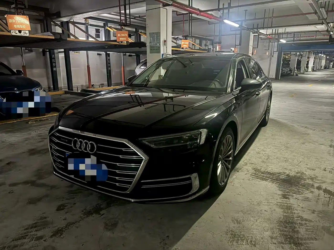 Фото 1 - Audi A8