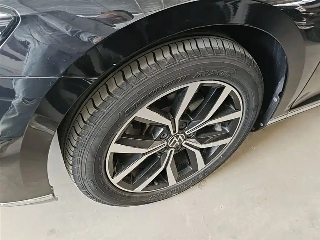 Volkswagen Magotan 2020 330TSI DSG Luxury фото 23