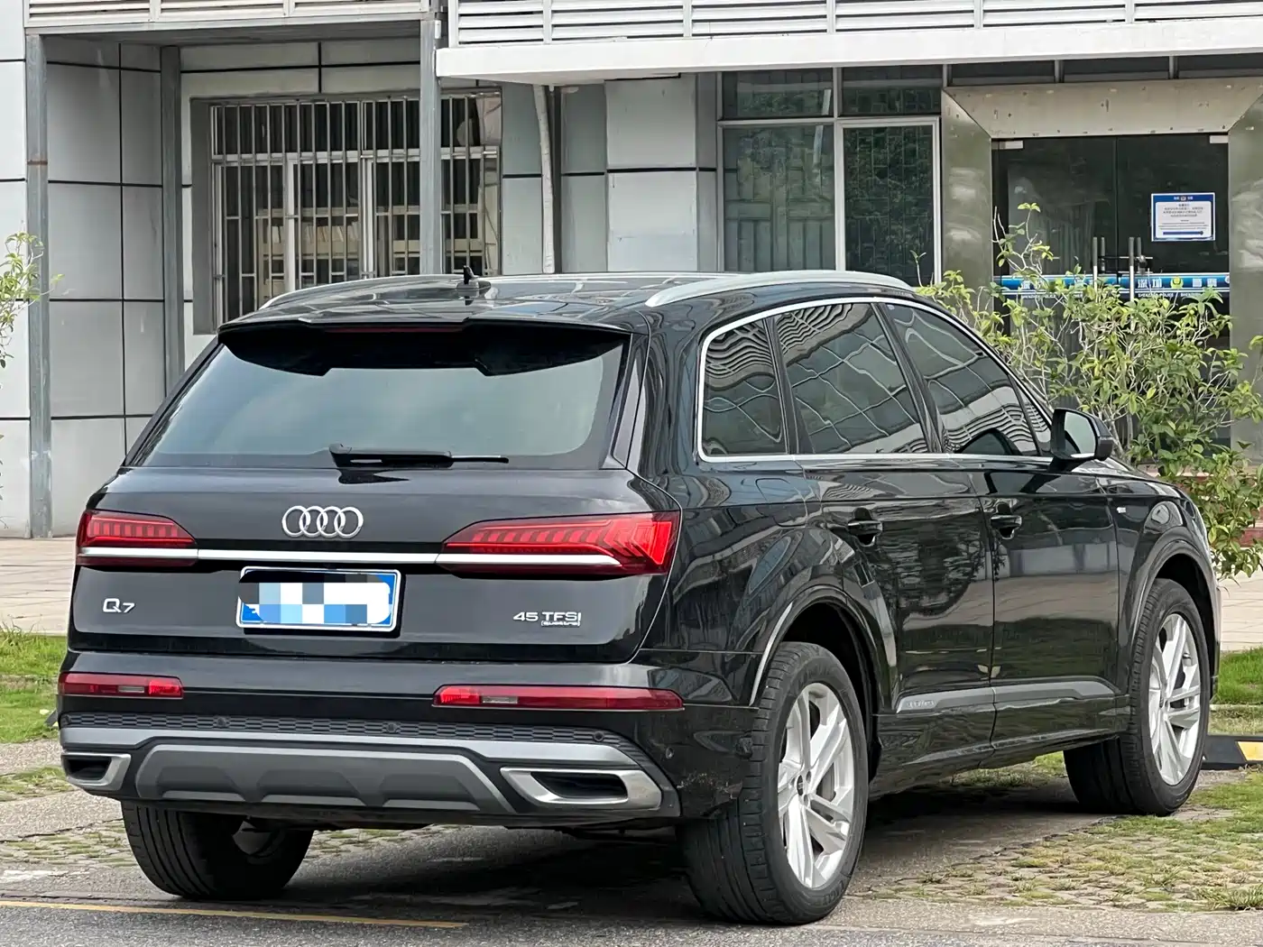AUDI Q7