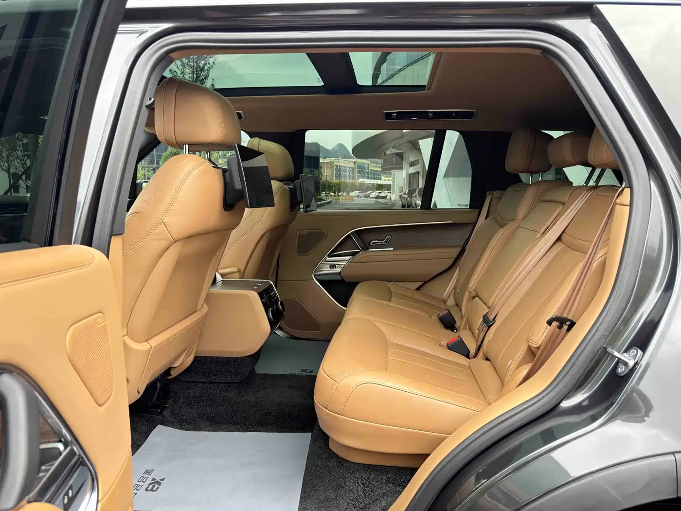 Land Rover Range Rover 2023 3.0 L6 400PS Genesis Extended Version фото 5