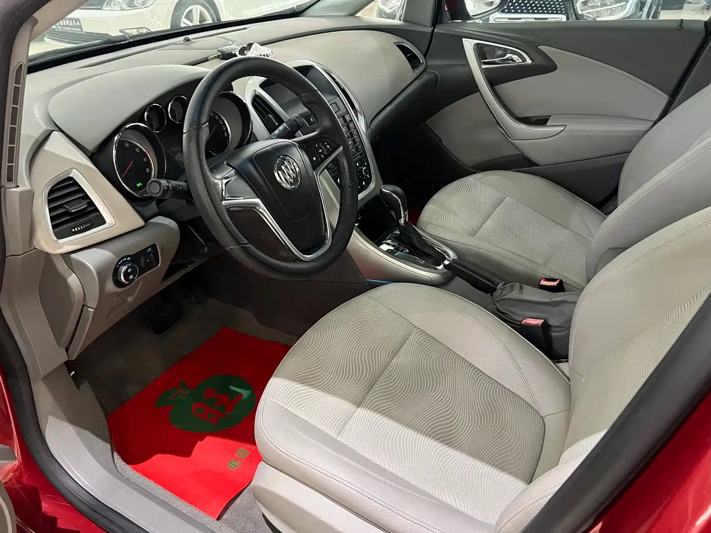 Buick Excelle 2012 XT 1.6L Automatic Fashion Edition фото 6