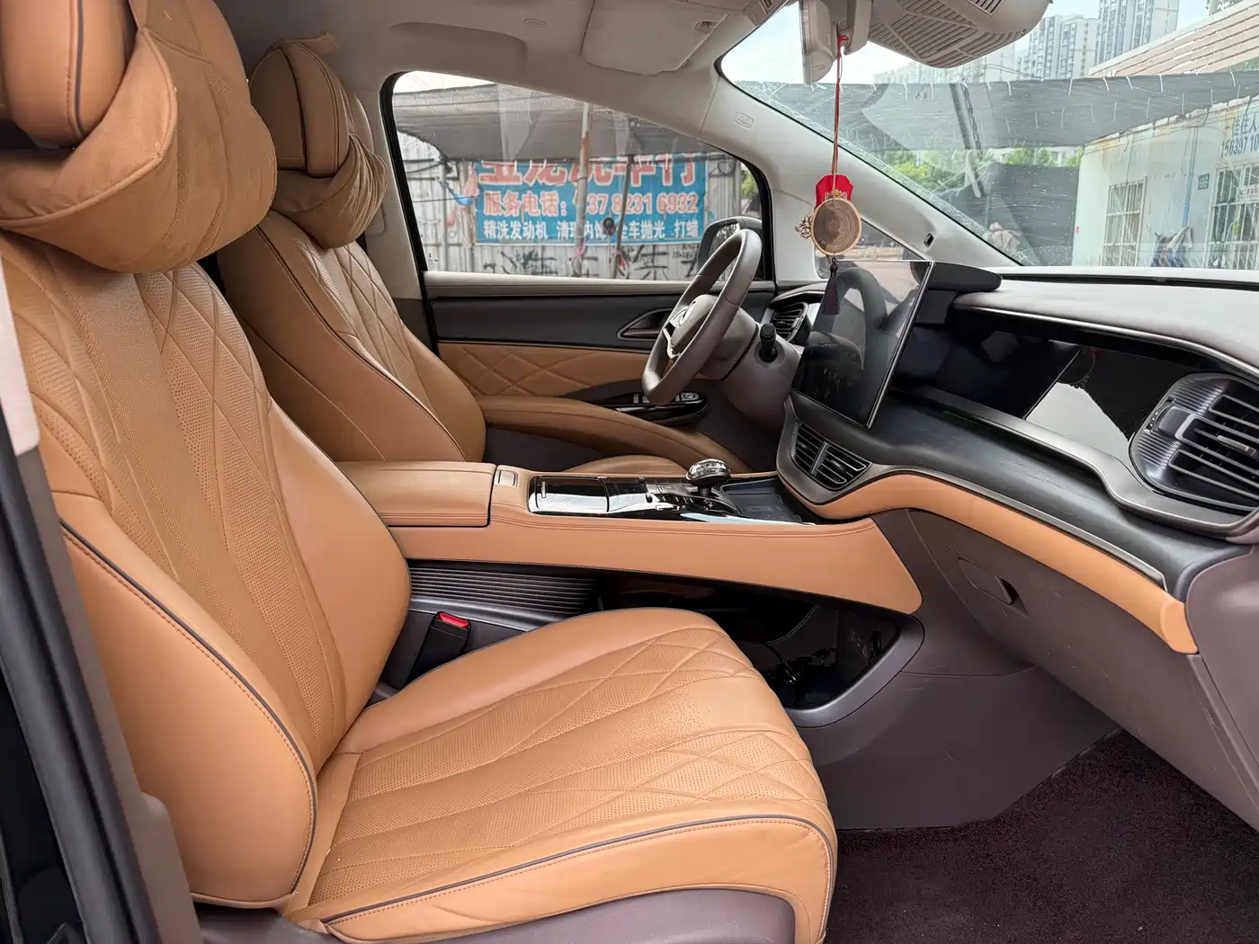 Denza D9 2022 DM-i 970 AWD Flagship фото 4