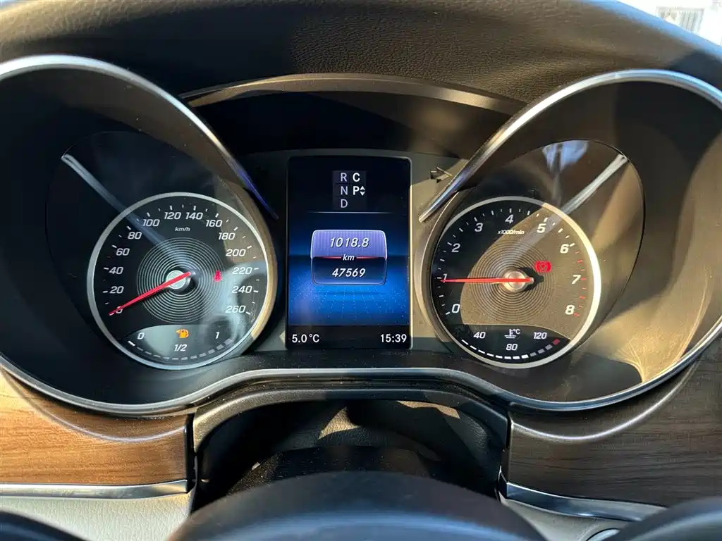 MERCEDES-BENZ V CLASS