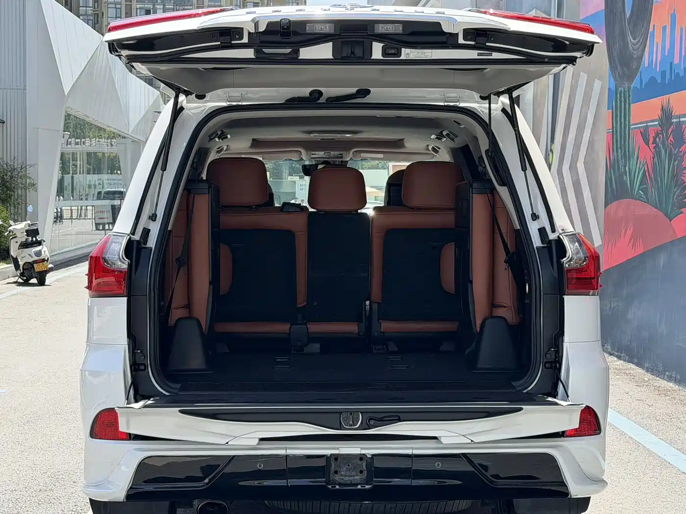 Lexus LX 2016 570 Luxury Premium Edition фото 6