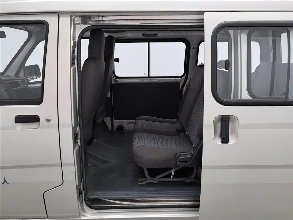 Wuling Motors Wuling Zhiguang 2015 2013 1.0L Practical
