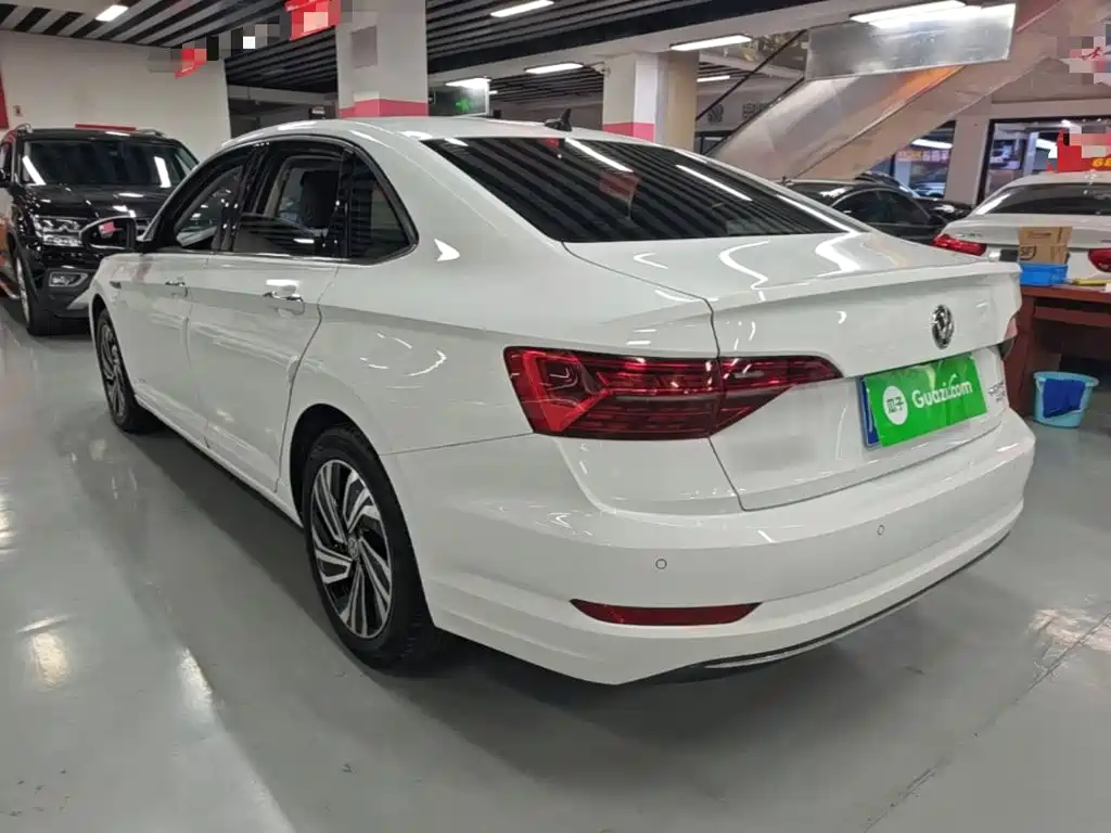 Photo 5 - Volkswagen Sagitar