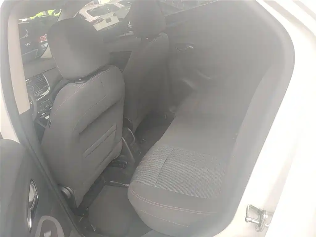 Buick Encore 2018 18T Automatic 2WD Urban Leading фото 17