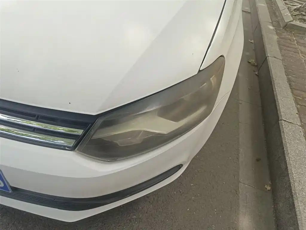 Volkswagen Polo 2016 1.4L Automatic Trend фото 18