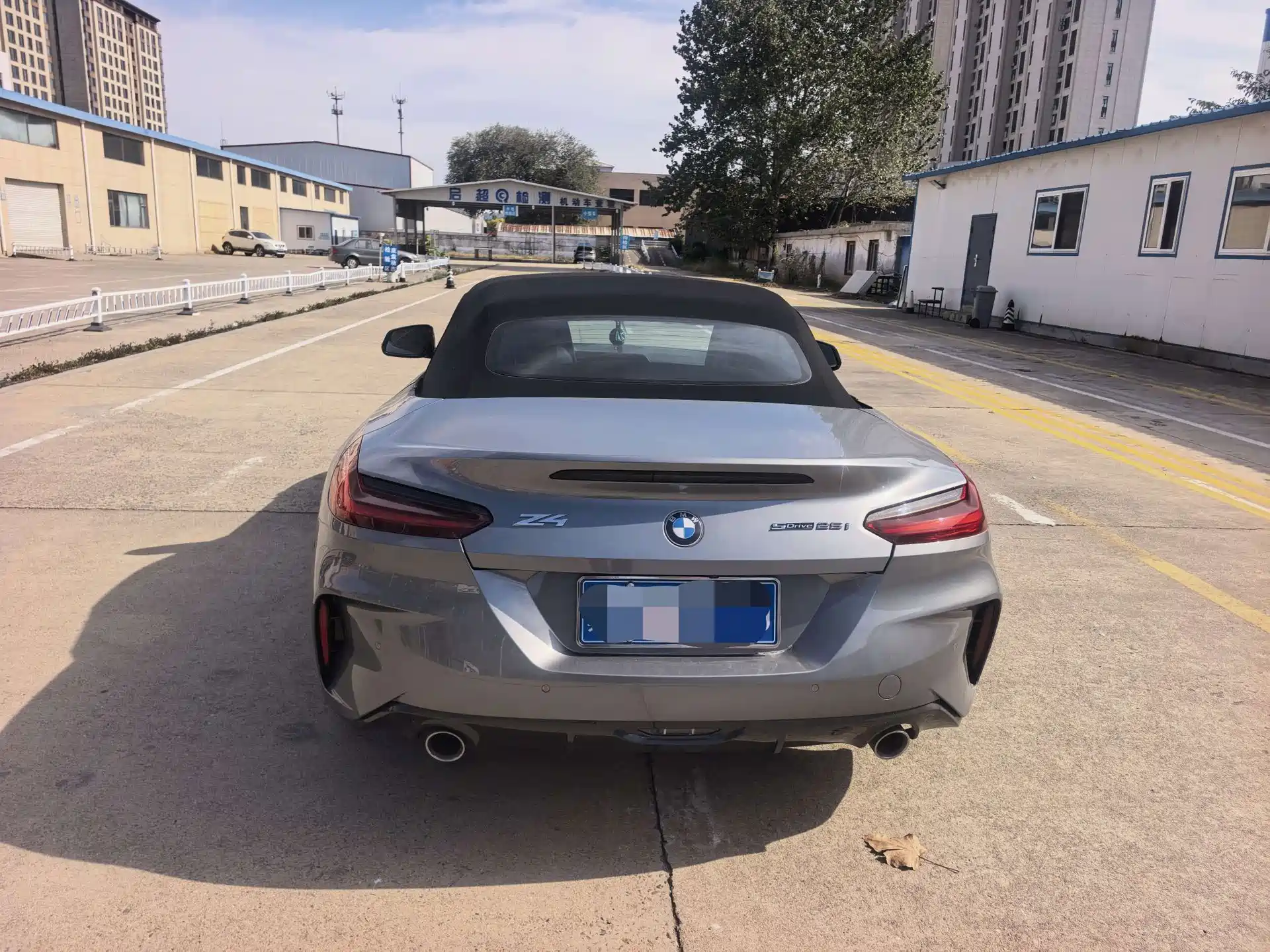 Photo 2 - BMW Z4