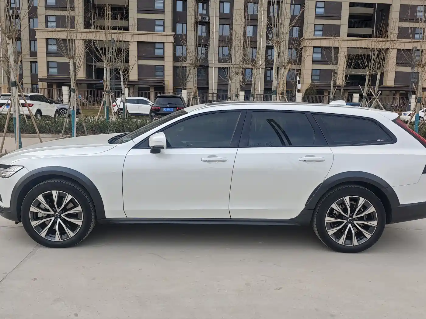 VOLVO V90