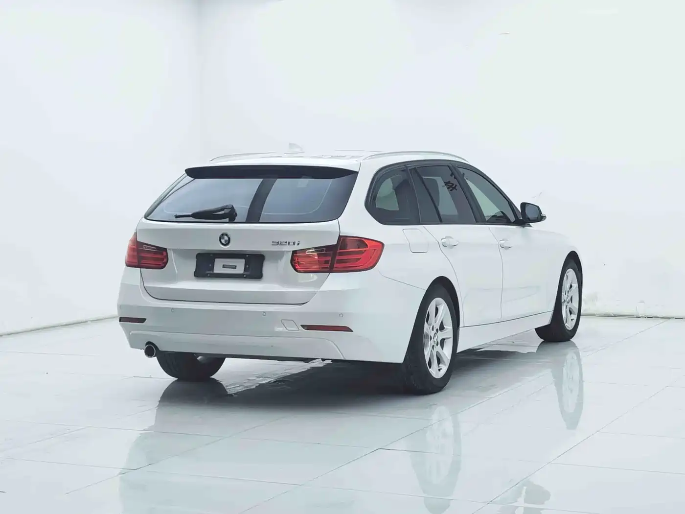 BMW 3 Series (Import) 2013 320i Sport Design Package Touring фото 18
