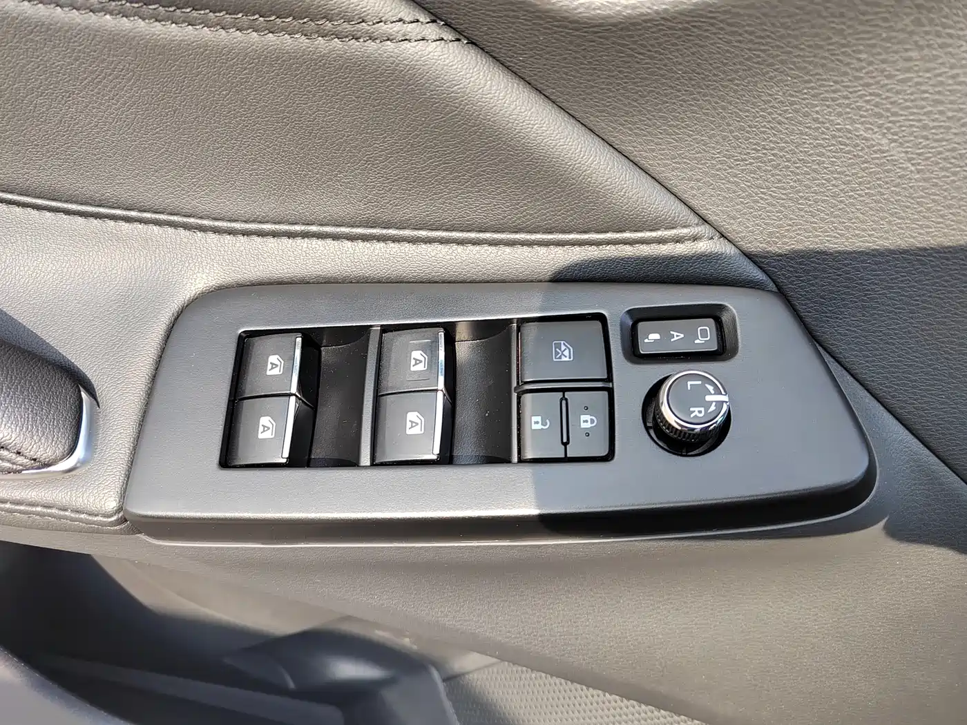 Toyota Avalon 2022 2.5L Luxury Edition фото 21