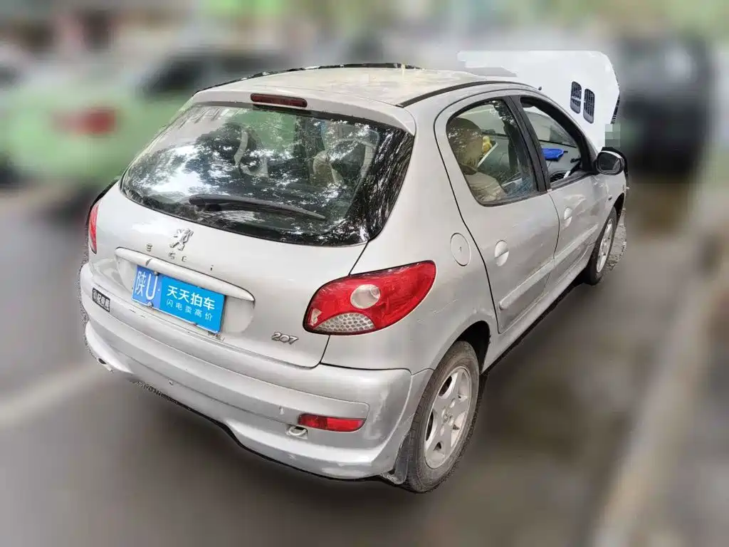 Фото 2 - Peugeot 207