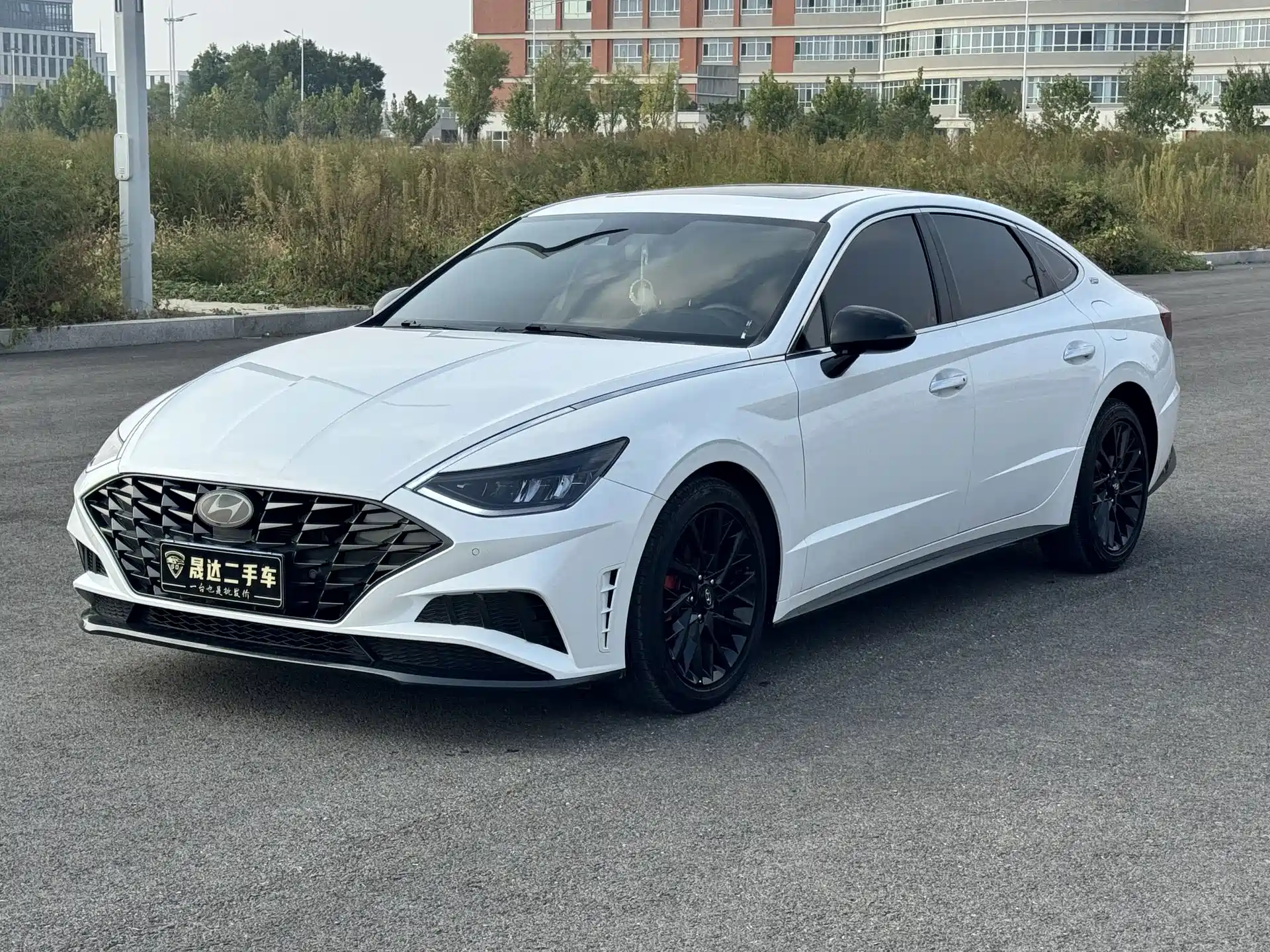 Photo 1 - Hyundai Sonata