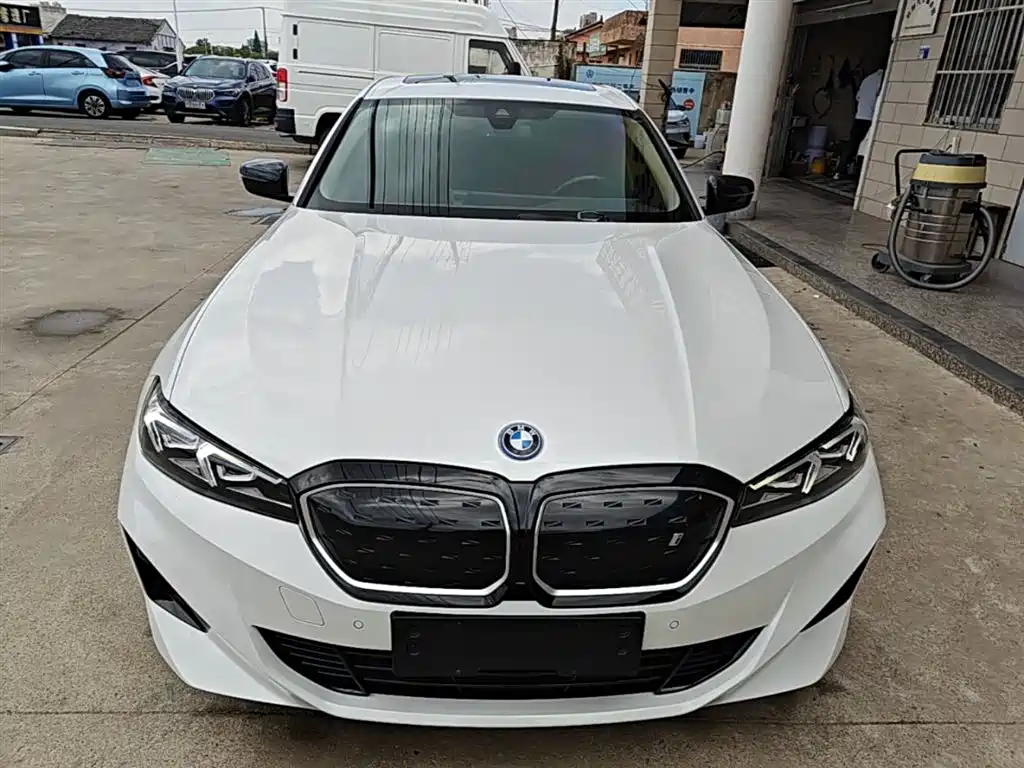 BMW i3 2023 eDrive 40 L Shadowline Package фото 3