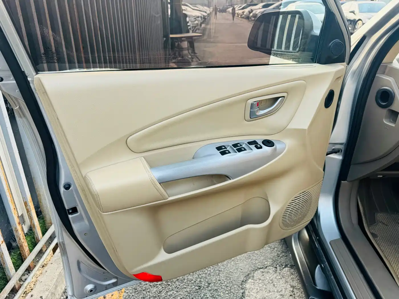 Hyundai Tucson 2009 2.0L Automatic 2WD Sunroof фото 15