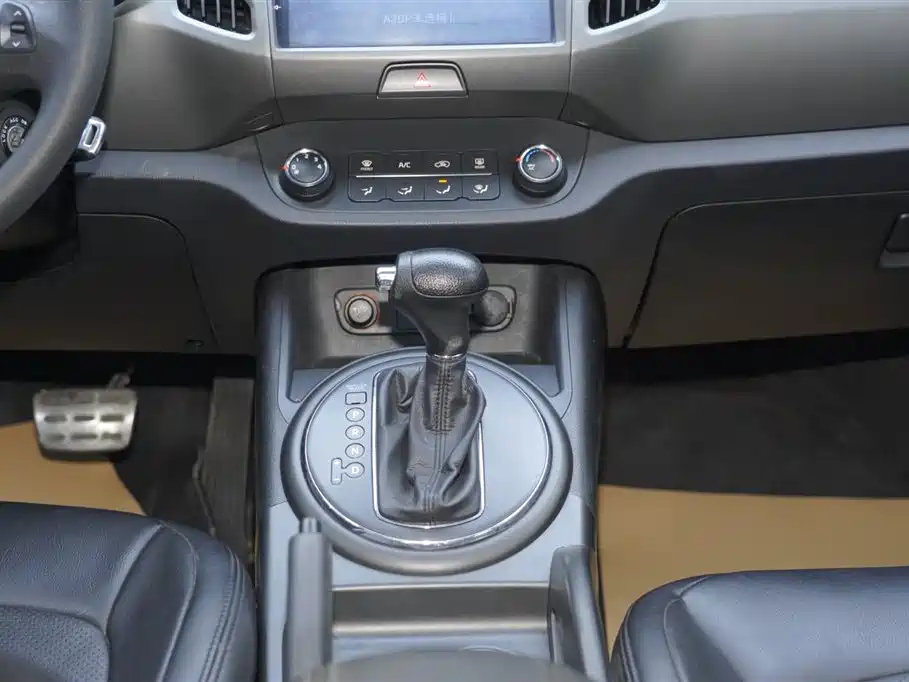 Kia Sportage 2016 2.0L Automatic 2WD GL фото 11