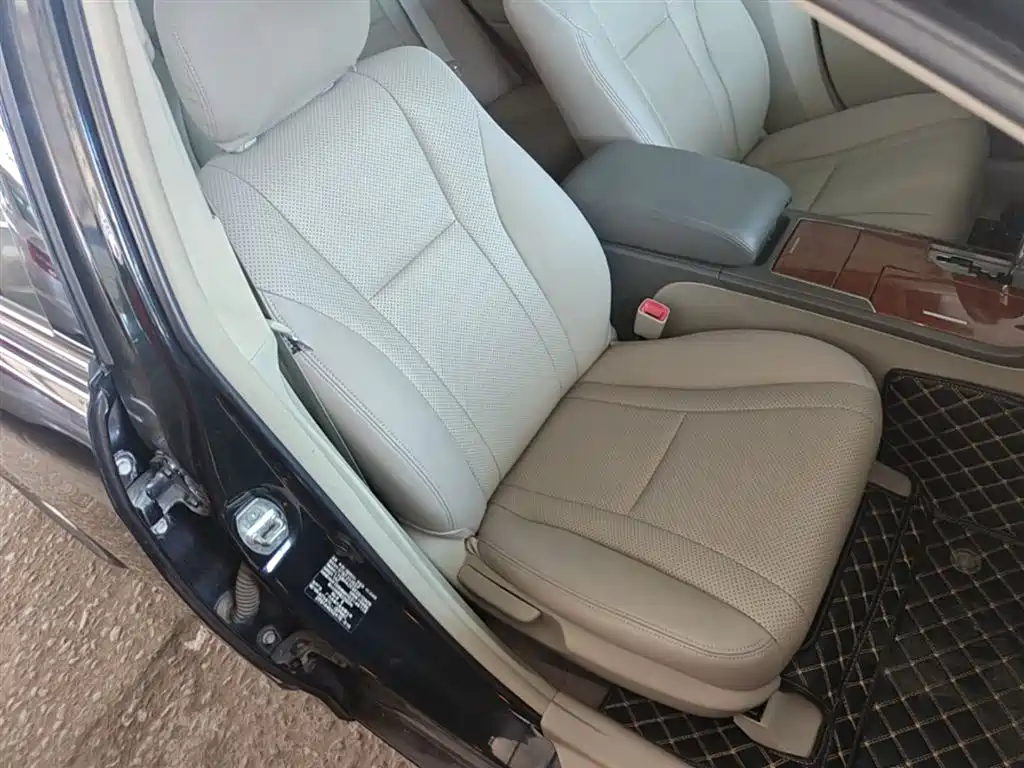 Toyota Camry 2013 200E Classic Elite Edition фото 25