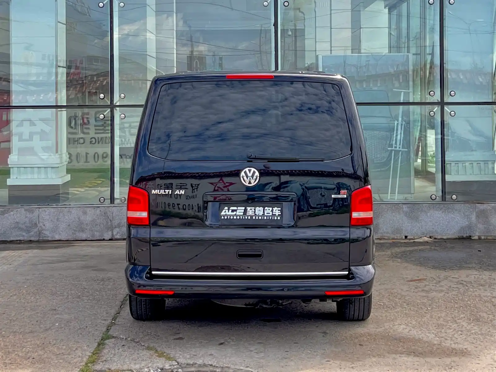 Фото 5 - Volkswagen Multivan
