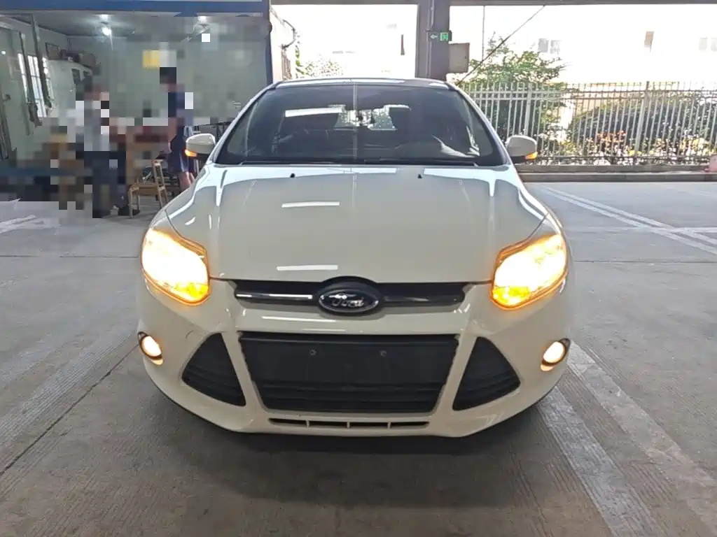 Фото 3 - Ford Focus