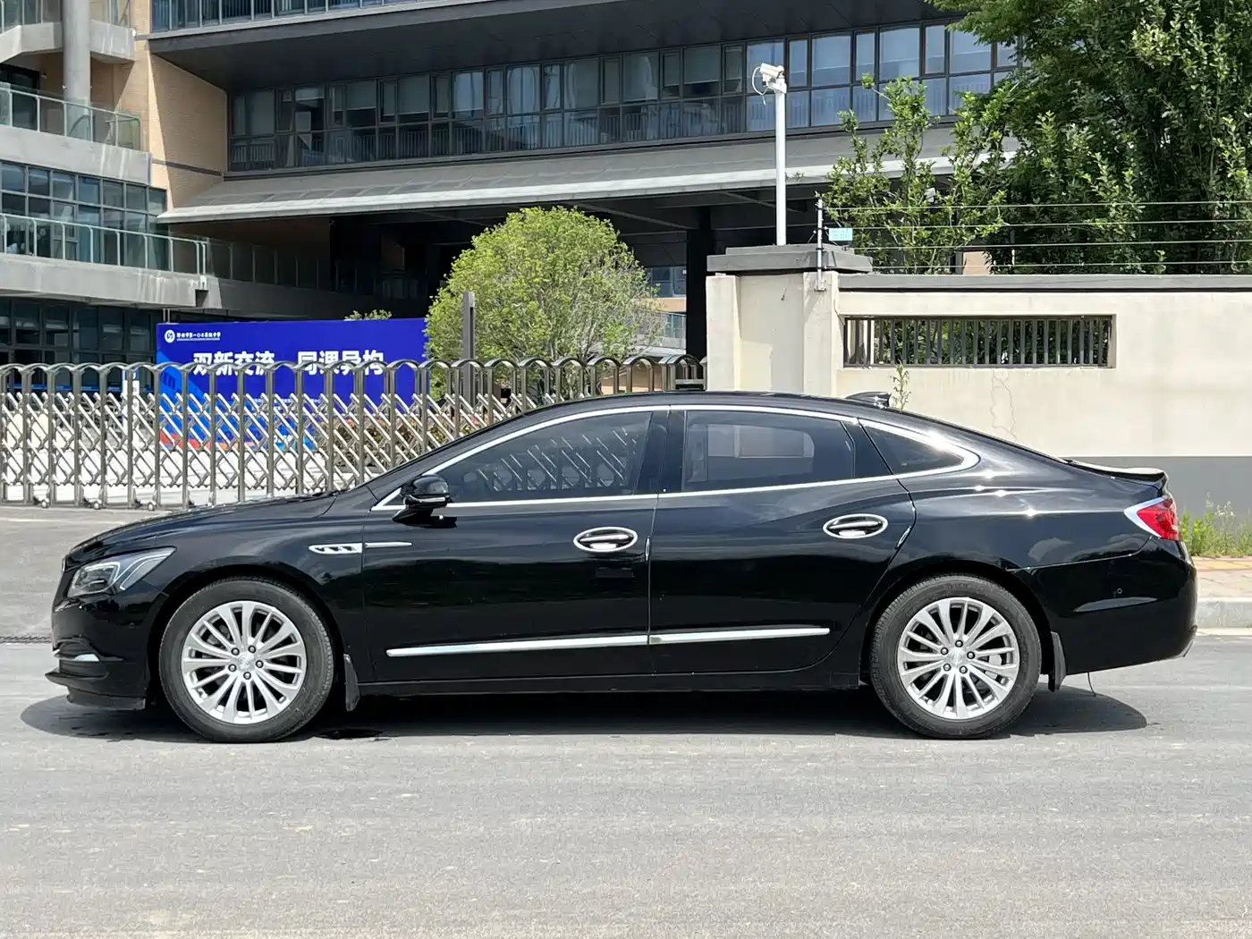 Buick LaCrosse 2018 Model 28T Elite Edition фото 5