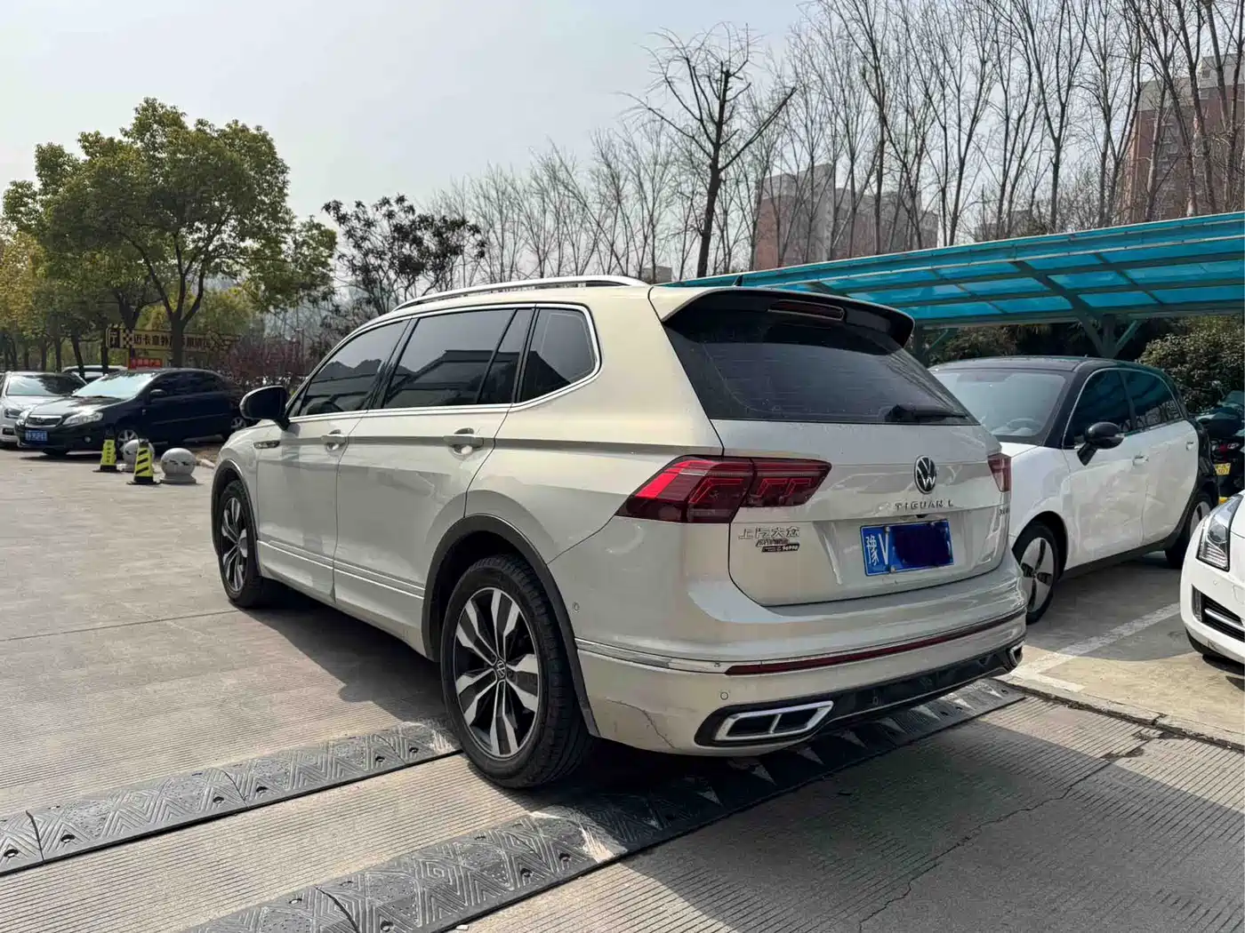 Volkswagen Tiguan L 2022 330TSI Auto 2WD R-Line Premium Edition фото 7