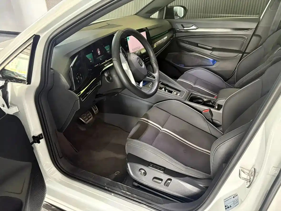 Фото 6 - Volkswagen Golf