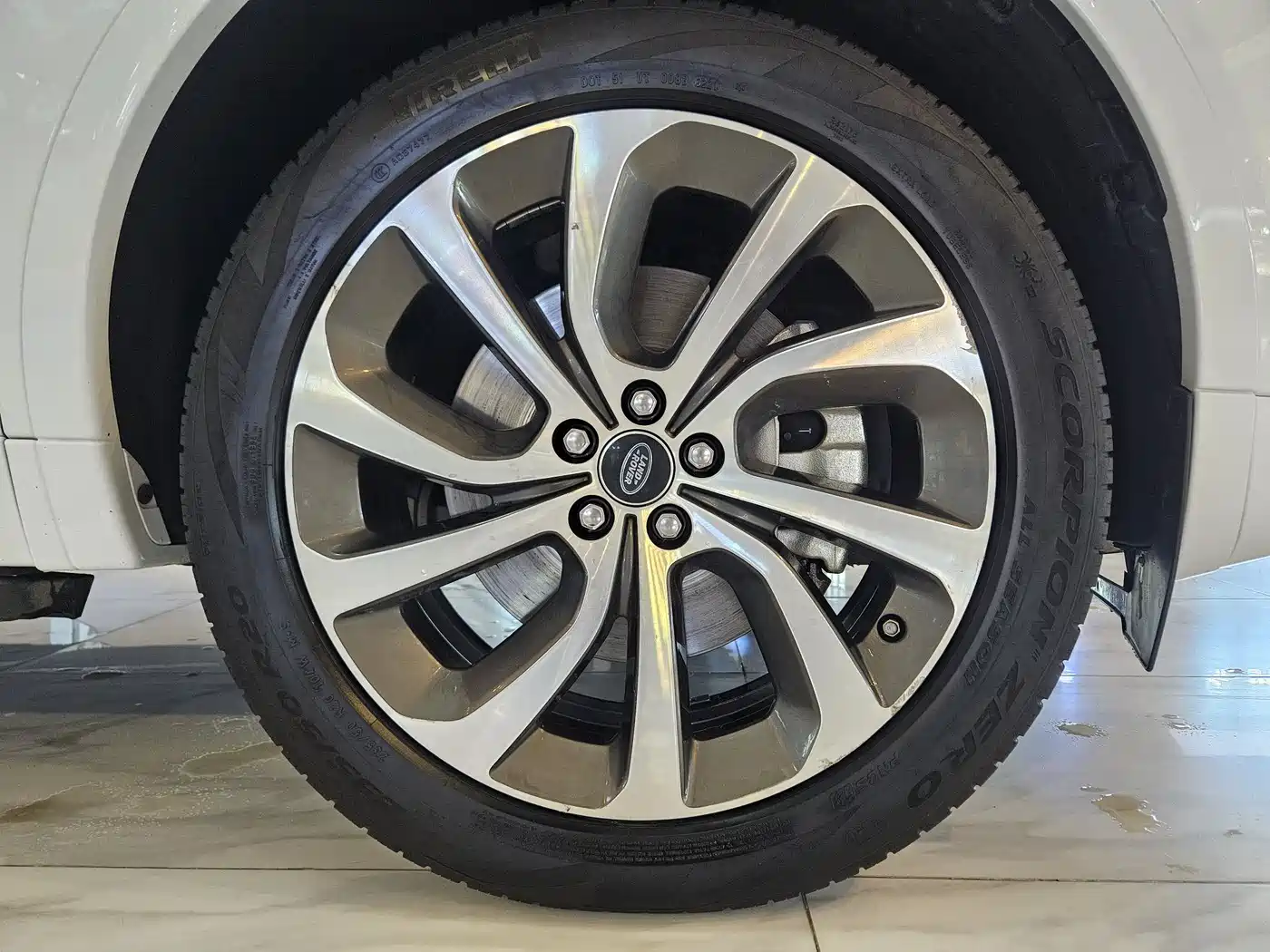 Land Rover Discovery Sport 2020 249PS R-Dynamic Performance фото 21