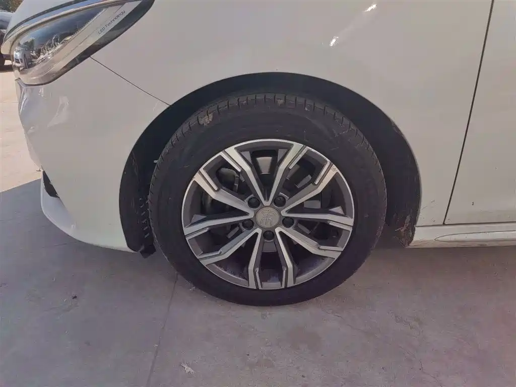 BYD Song MAX 2019 1.5T Auto Smart Connect Dynamic 7-seater China VI фото 25
