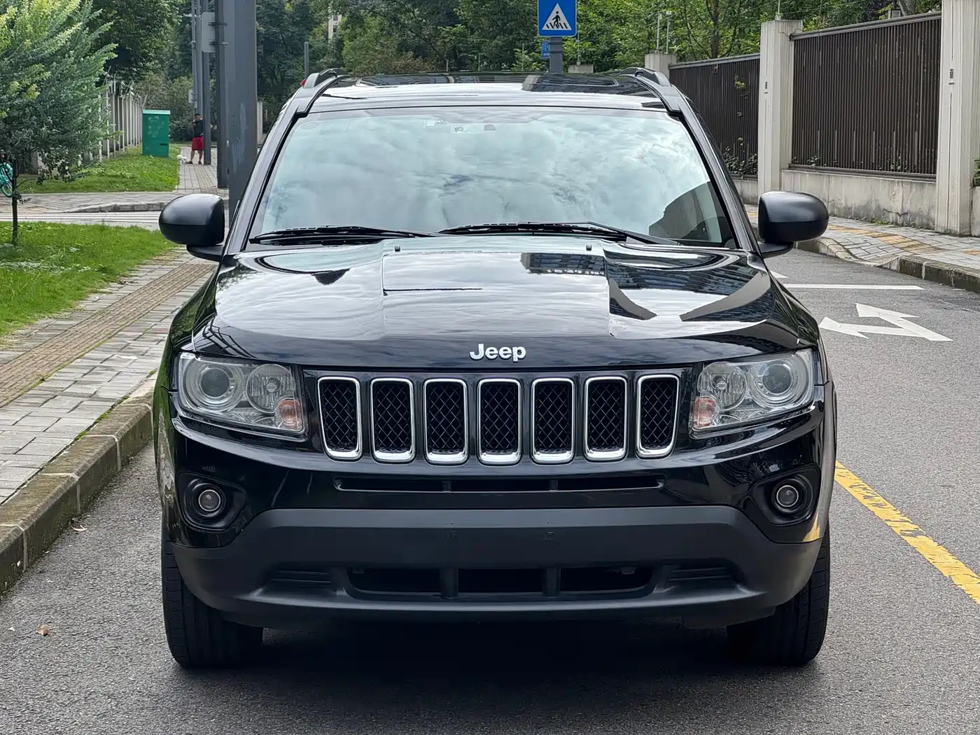 Photo 2 - Jeep Compass (Import)