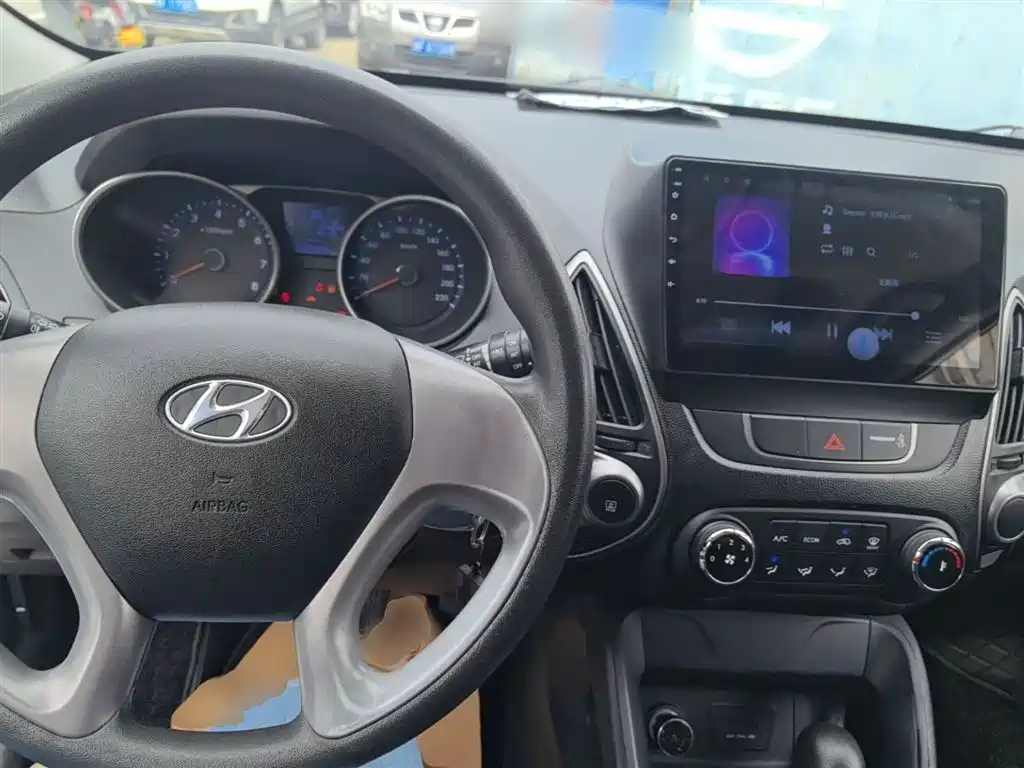 Hyundai Beijing Hyundai ix35 2015 2.0L Automatic 2WD Comfort China IV фото 10