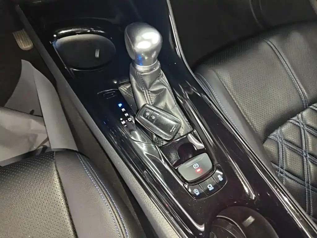 Toyota C-HR 2019 2018 2.0L Leading Edition China V