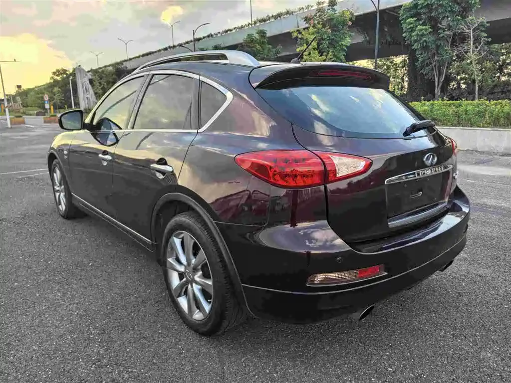 Infiniti QX50 (Import) 2015 2013 2.5L 2WD Elegance