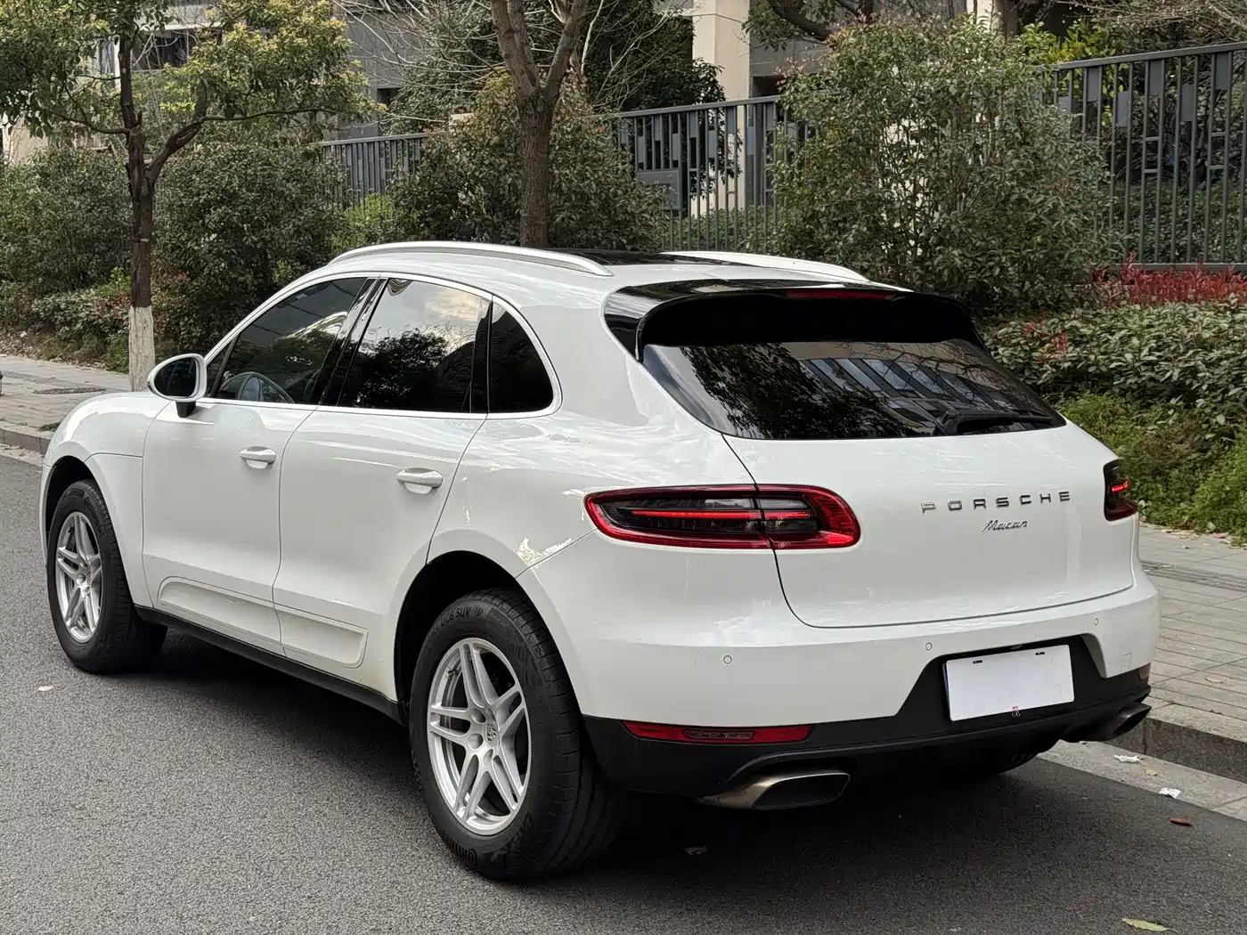 Porsche Macan 2016 Macan 2.0T фото 8