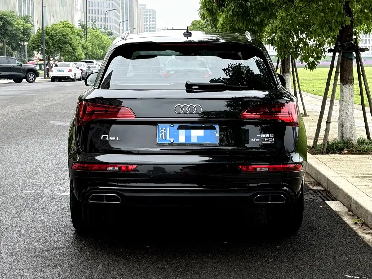 Audi Q5L 2023 45T Luxury Dynamic фото 4
