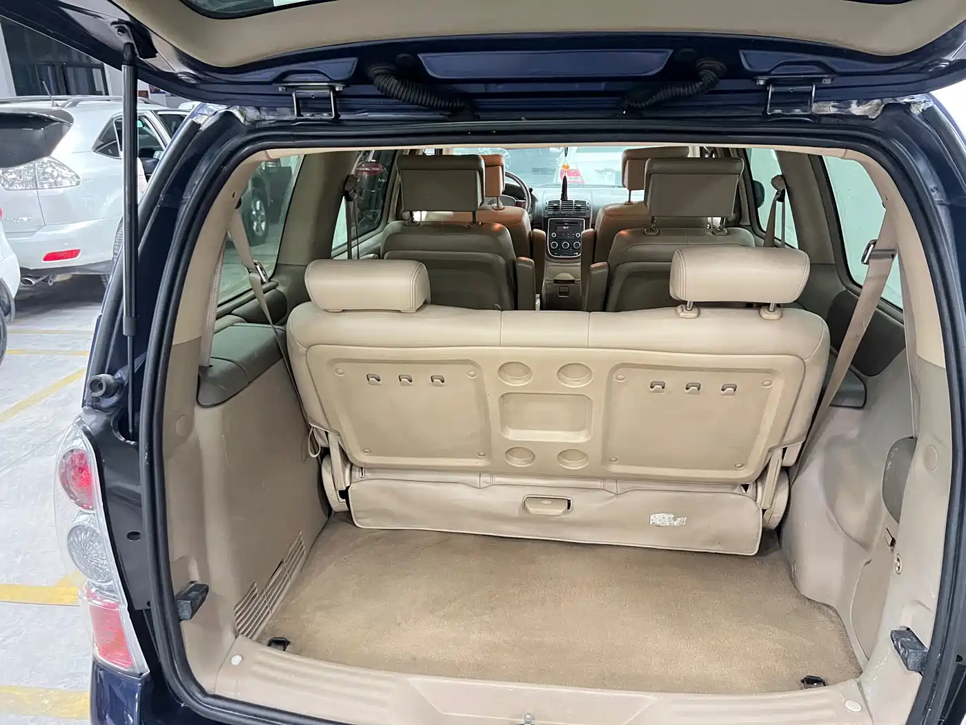 Photo 9 - Buick GL8