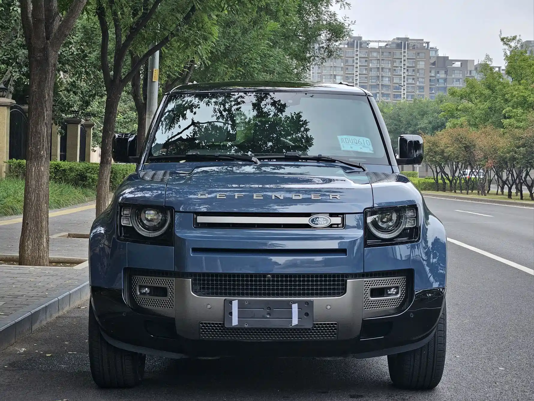 Photo 4 - Land Rover Defender