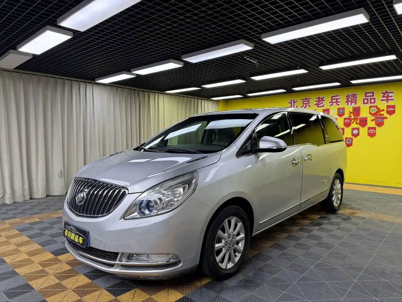 Buick GL8 2011 2011 3.0L GT Luxury Business Elegance Edition