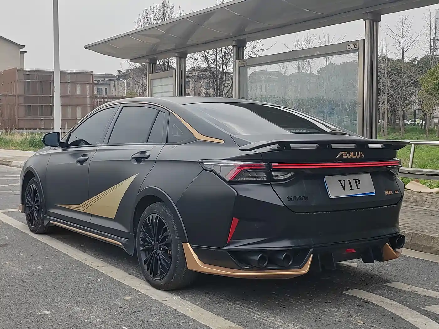 DONGFENG YI HYUN MAX