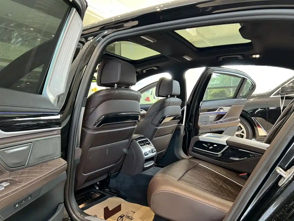 BMW 7 Series 2021 2021 Model 740Li Leading M Sport Package