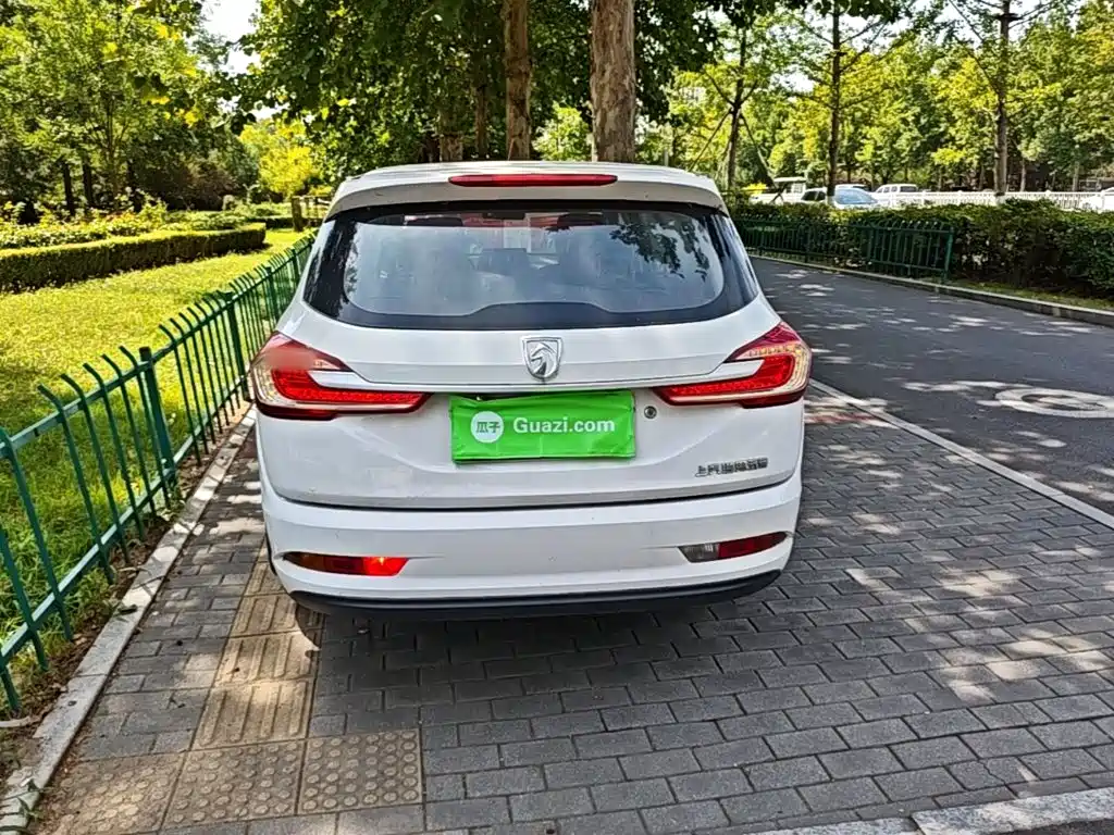 Baojun 310W 2017 2017 1.2L Manual Value Edition (China V)