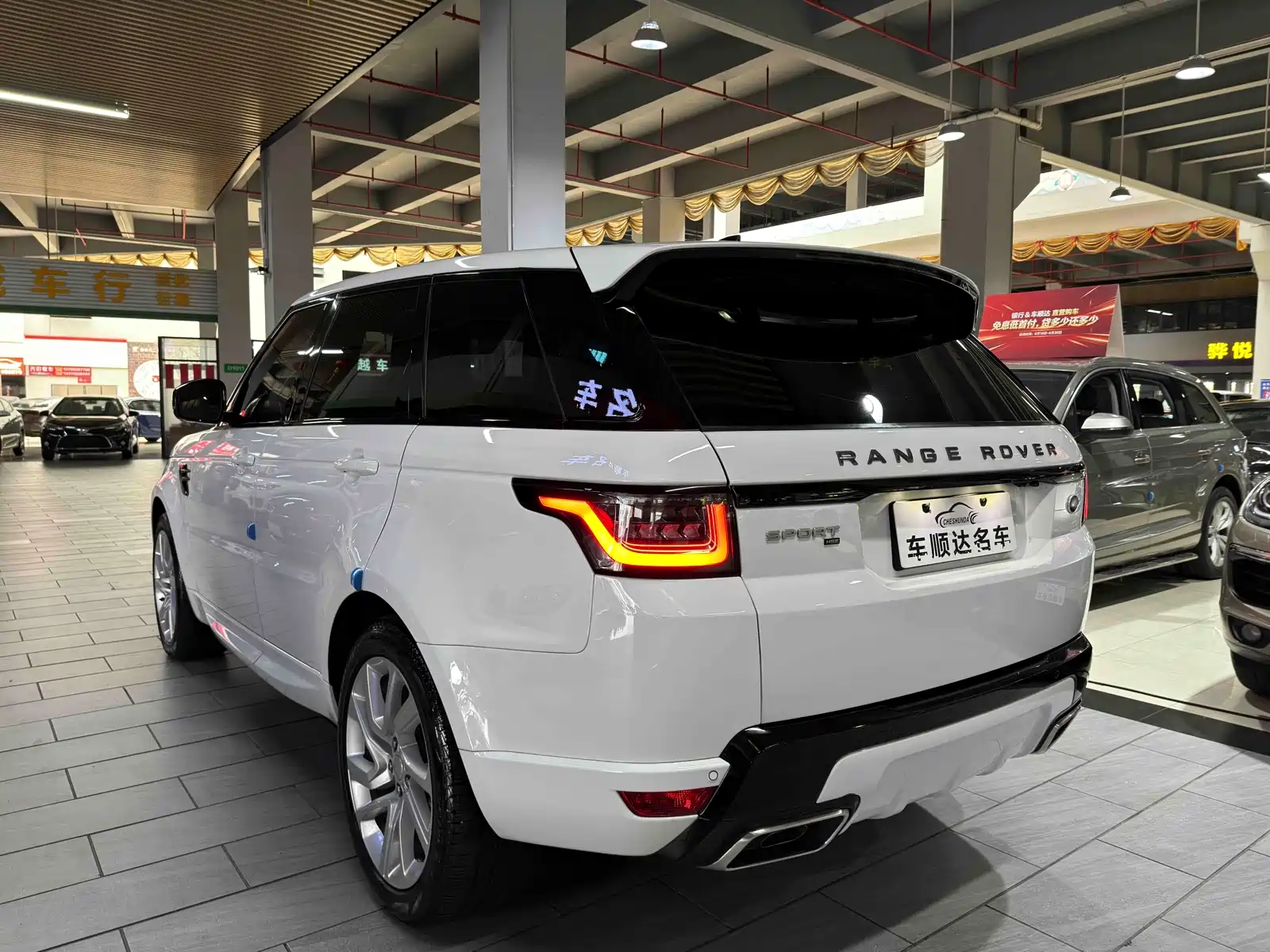 Фото 5 - Land Rover Range Rover Sport