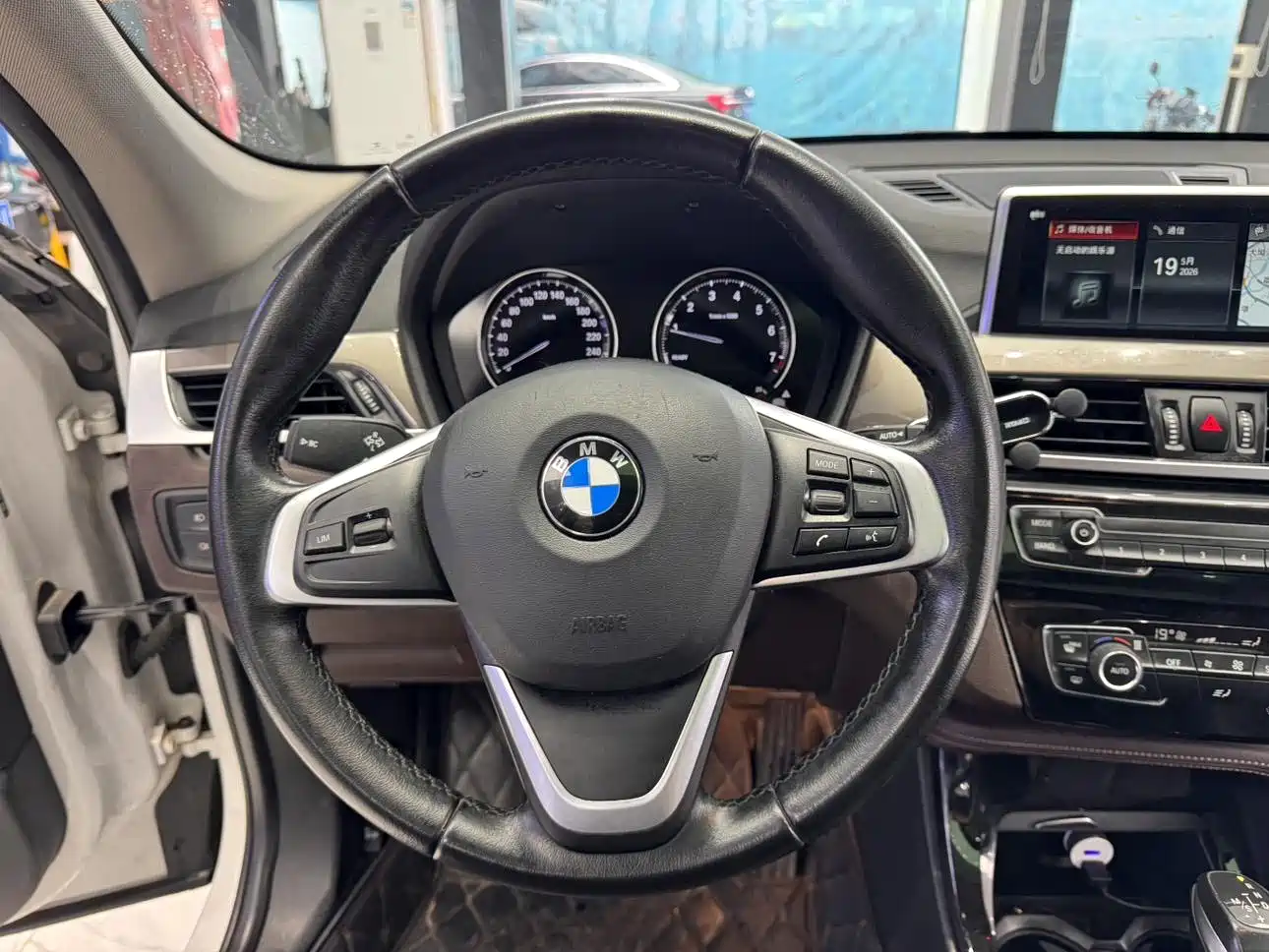 BMW X1 2019 xDrive20Li Premium Model фото 9