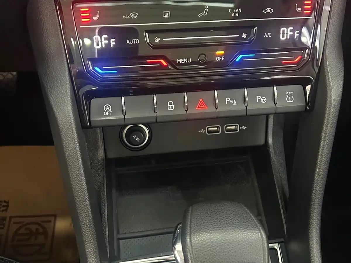 Škoda Karoq 2022 TSI280 Luxury Edition фото 17