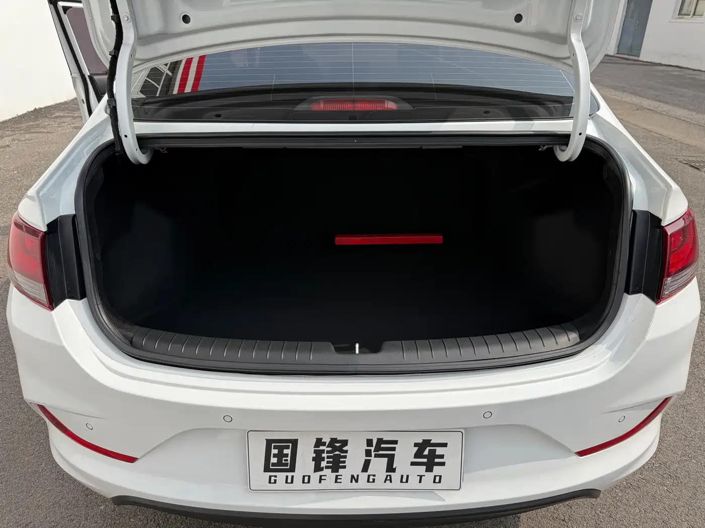 Hyundai Elantra 2020 1.6L Auto GL Pleasing Edition фото 8